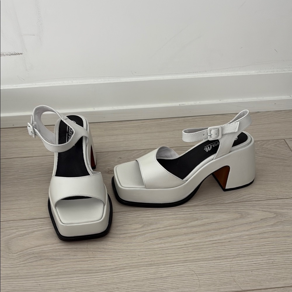 L'INTERVALLE White Chunky Heeled Sandals